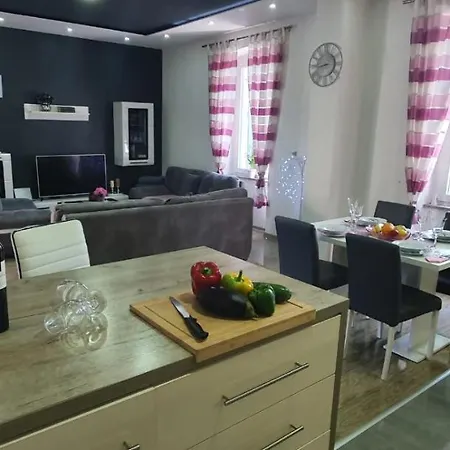 Modern In The Center Apartment